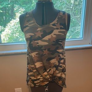 💐 3/ $15 Promesa Tank Camo with Gold Stars and a faux knot